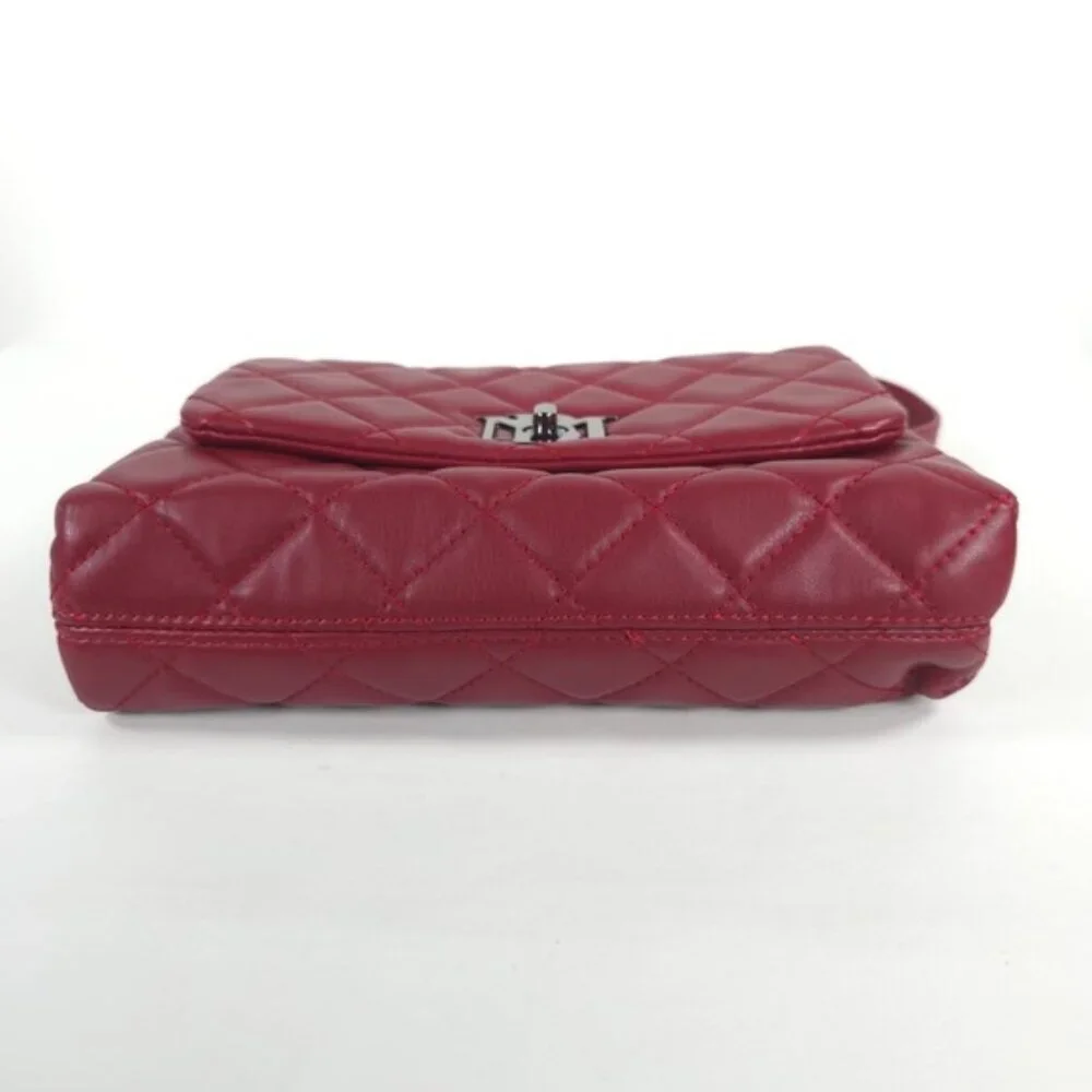 NWT BADGLEY MISCHKA DIAMOND RED VEGAN LEATHER‎ QUILTED MESSENGER BAG BMH-520